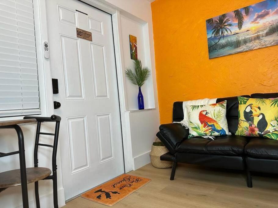 Sleeps 3, Casa Tropical In Miami公寓 外观 照片