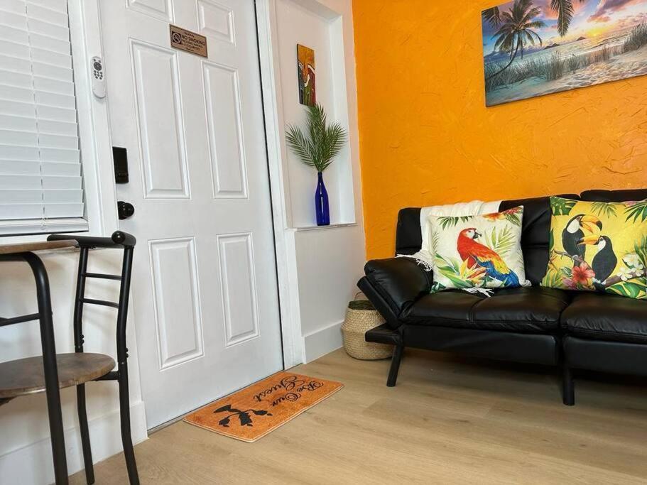 Sleeps 3, Casa Tropical In Miami公寓 外观 照片