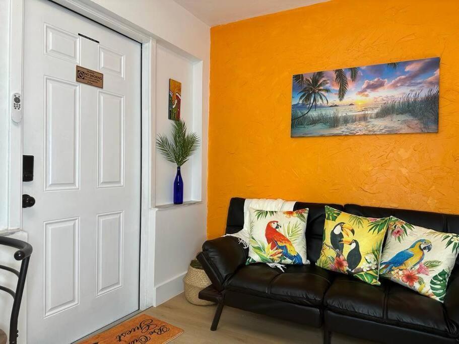 Sleeps 3, Casa Tropical In Miami公寓 外观 照片